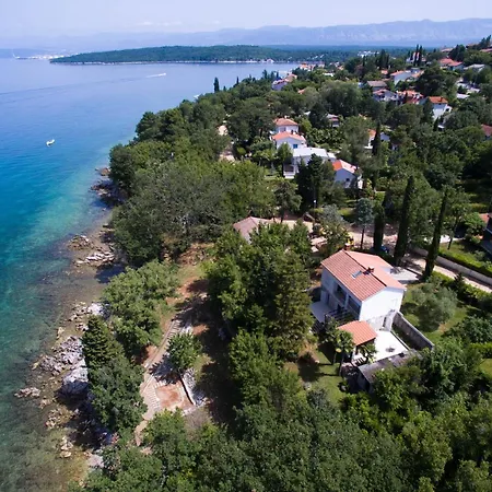 5 Bedroom Holiday By The Sea In Holiday home